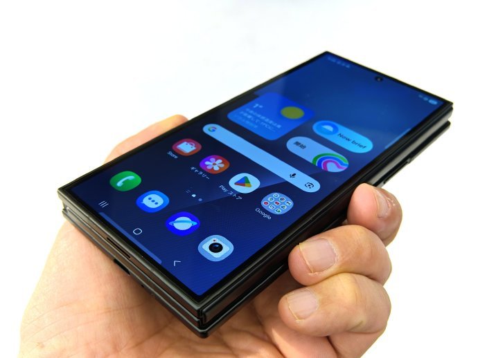 三星首款三折叠手机发布 和华为三折叠的实现方式不同，三星三折叠Galaxy Z 
