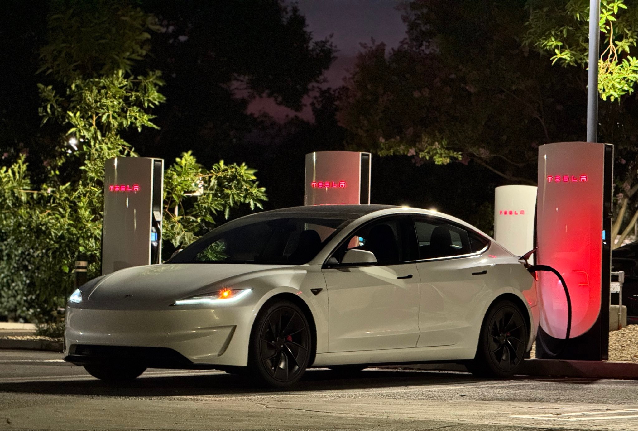 颜值这一块[笑而不语]特斯拉model3performance ​​​