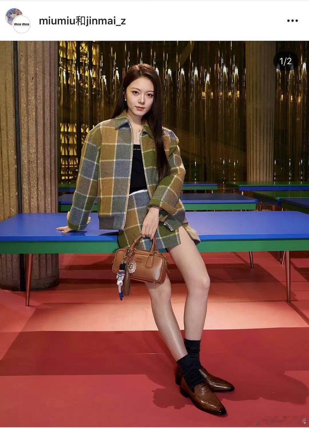 赵今麦是miumiu大秀后第一个单人共创，也是大秀前品牌的海外头条人物中唯一中国