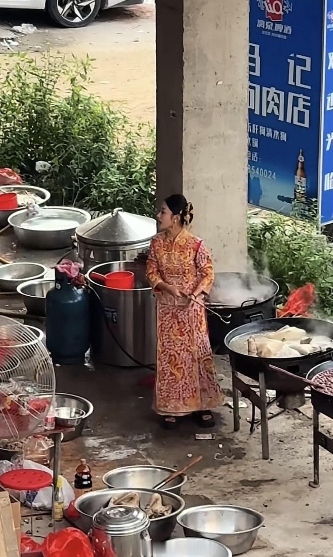 这婚结的，酒席还得自己来下厨 