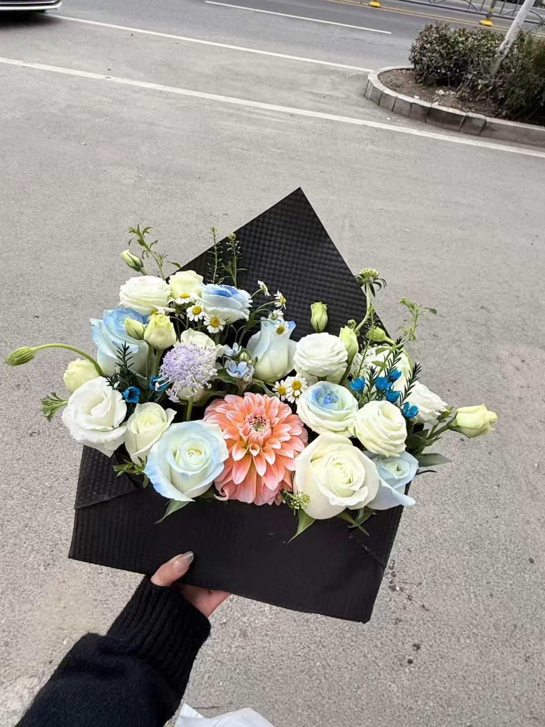 今年春天最想实现的心愿，其实很简单，家人平安健康，自己工作顺利，少点烦恼多点开心