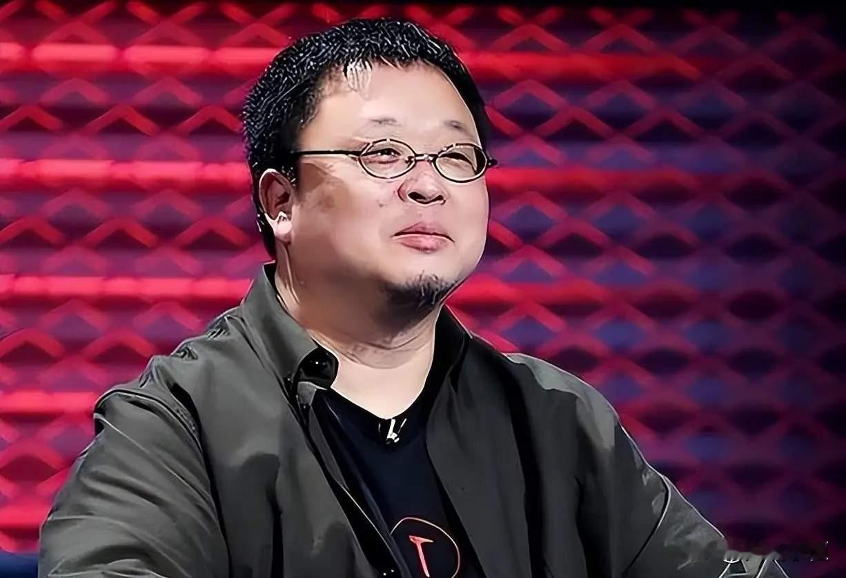 罗永浩遇到对手了，被黄斌怼得不敢吱声了，他什么时候这么憋屈过？

老罗去年吐槽西