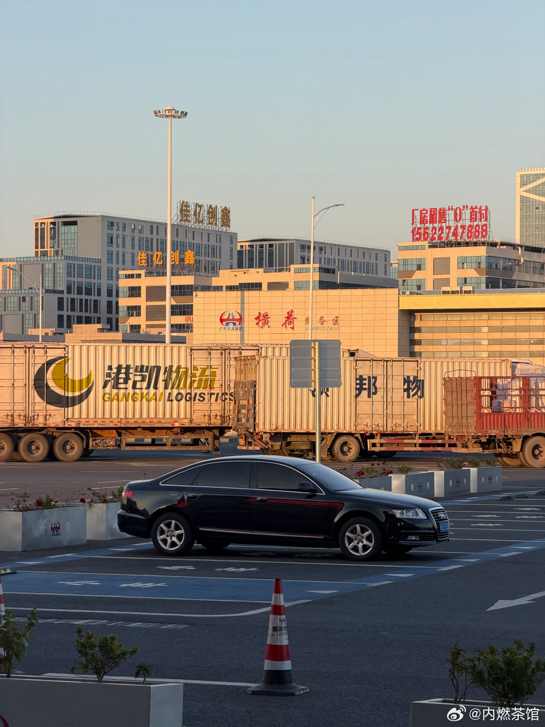 C6 2.0T实在是太省油了，今天跑了两百多公里高速，因为车流大速度一直在90-