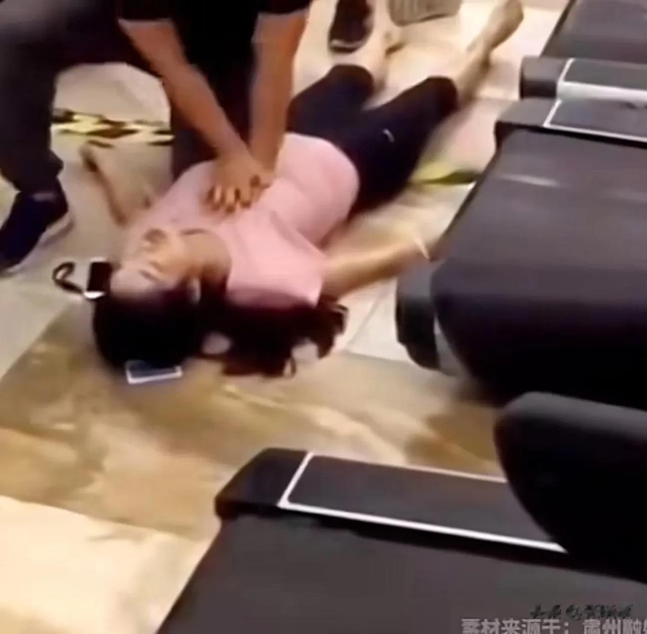 “这是猥亵，太恶心了！”一漂亮女子在健身房锻炼突然晕倒，男子见状不顾男女之别，直