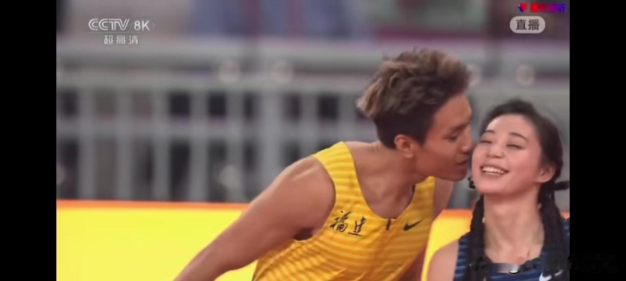 这哪来的小黄毛，怪跑了我们四川甜妹
[酷拽][酷拽][酷拽][酷拽]