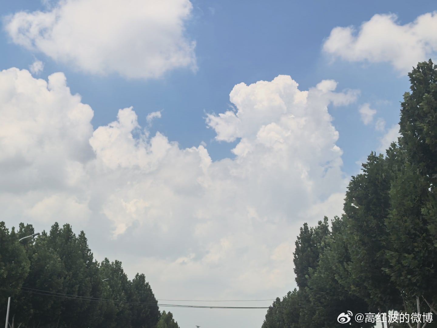蓝图白云很像地图