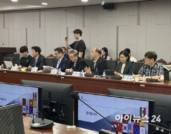【#韩国直言美国要求我们联手遏华#】当地时间7月11日，韩国产业通商资源部通商政