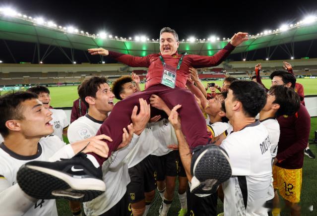 带队创历史！安东尼奥是否是国足近年最成功教练？北京时间今日凌晨，中国U23男足结