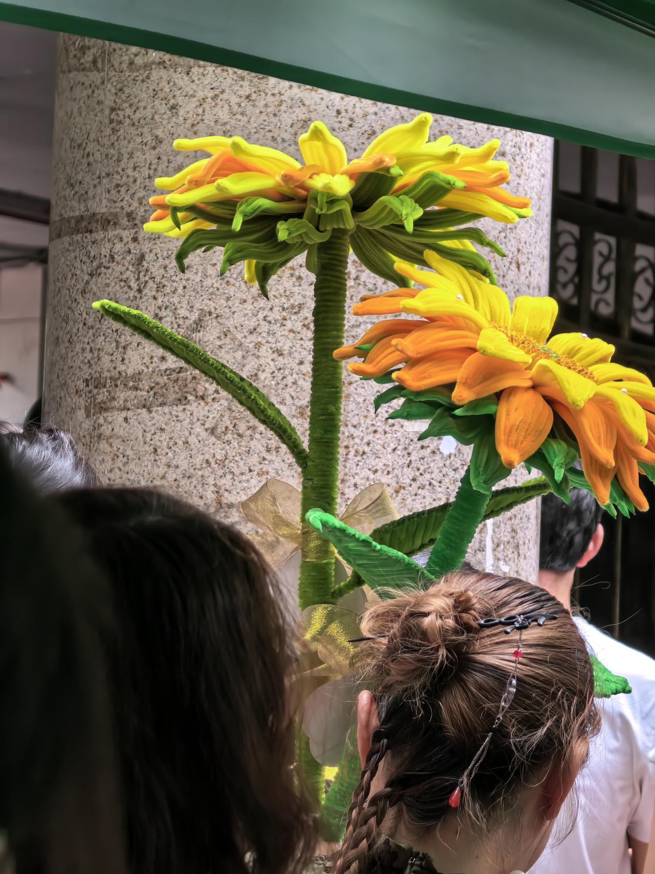 学校的评价机制是补短板，而社会的评价机制是发挥优长，这是严重的不接轨，不对接。学