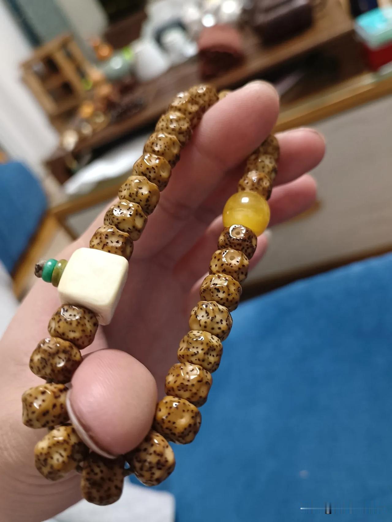 这东西这么魔性吗？撸撸盘盘，不知不觉一天就过去了。
老改的无相星月，一不小心一个