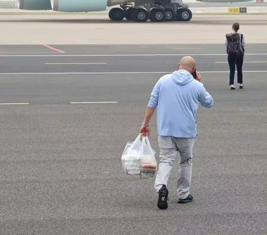 🔻再见了您内~特朗普结束访华特朗普说能待得惯可能都不想走了海外新鲜事热点现场