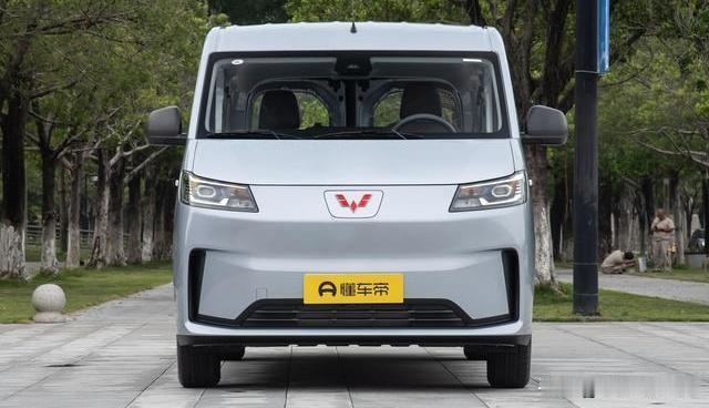 2026年汽车销量排名大洗牌：
1.比亚迪稳居品牌榜首，
2.特斯拉Model 