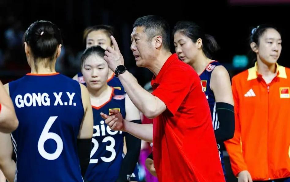 赵勇罕见发脾气，没想到，效果却十分不错！
2025年女排世锦赛，中国女排与哥伦比