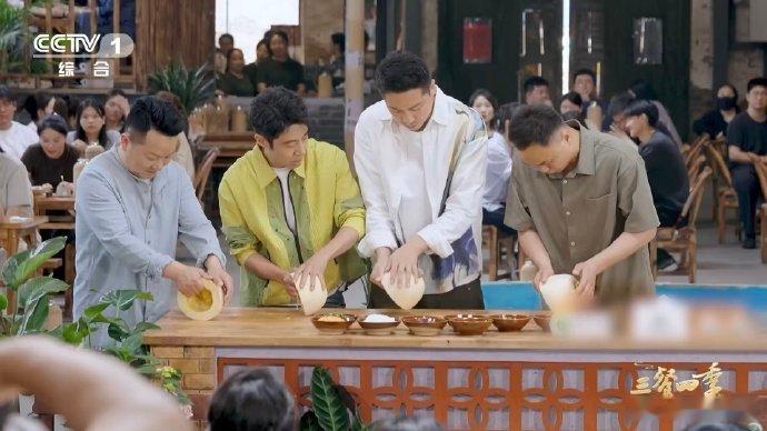 这里有个瓜中顶流自带粉丝 自带拉丝特效的瓜 原来真有不用切就自动出丝的瓜！宿州金
