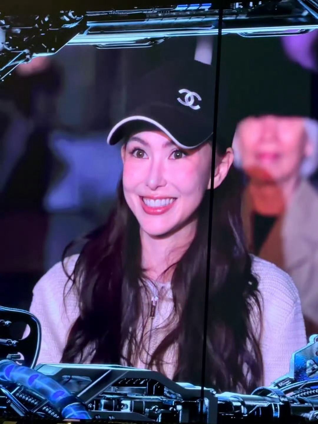 老婆和妈妈都来听自己演唱会了，真好