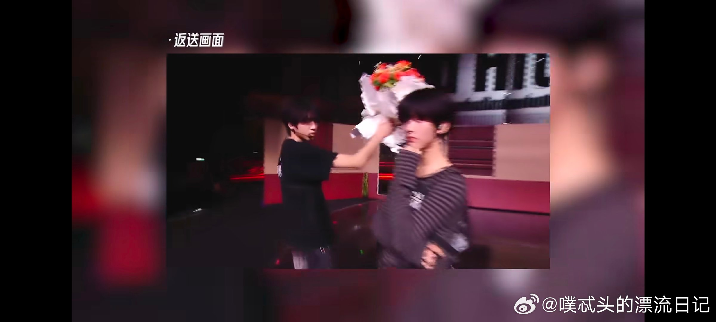 时代峰峻把world打成word一点小差错让氛围变得轻松可爱，完全不影响整体质感