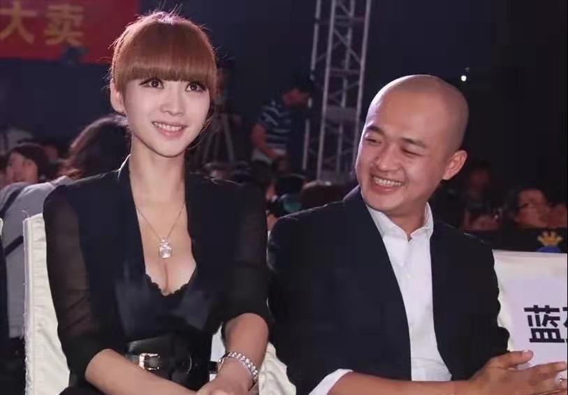 包文婧看到包贝尔与柳岩的合照会生气吗？ ​​​