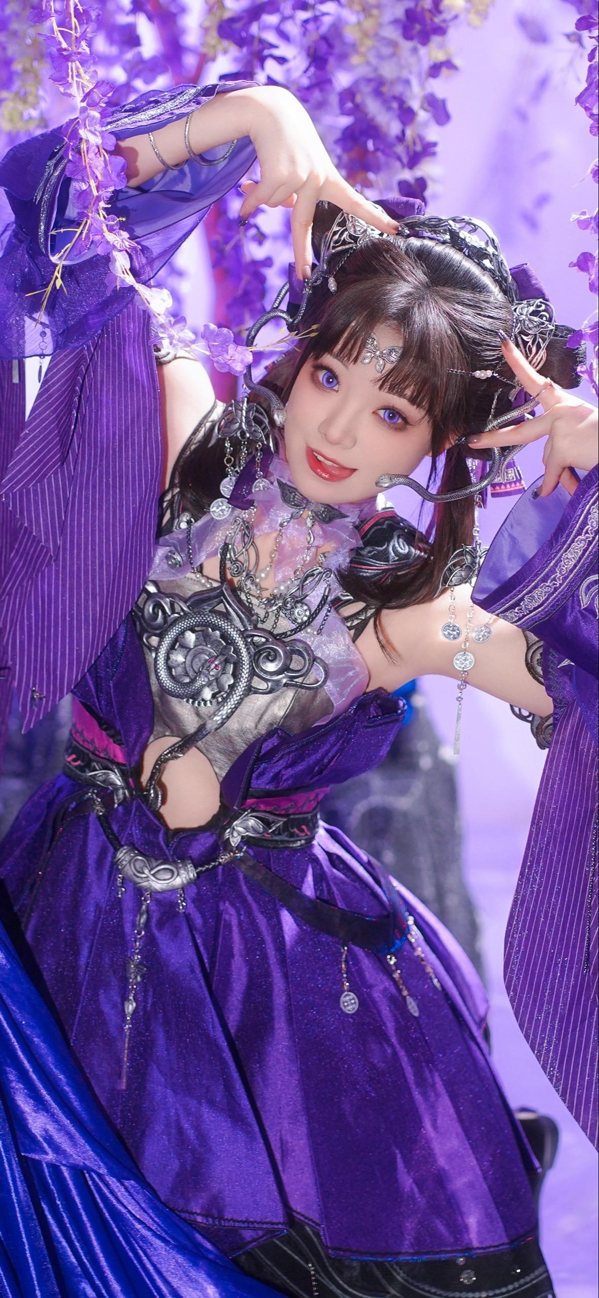 从游戏里跑出来了？！毒萝客片分享。就这样萌萌的从游戏里跑出来了！！！