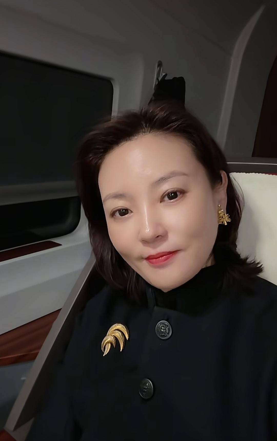 12月25日，刘芳菲老师坐上高铁赶往苏州了，第一站先到达上海，然后从上海转往苏州