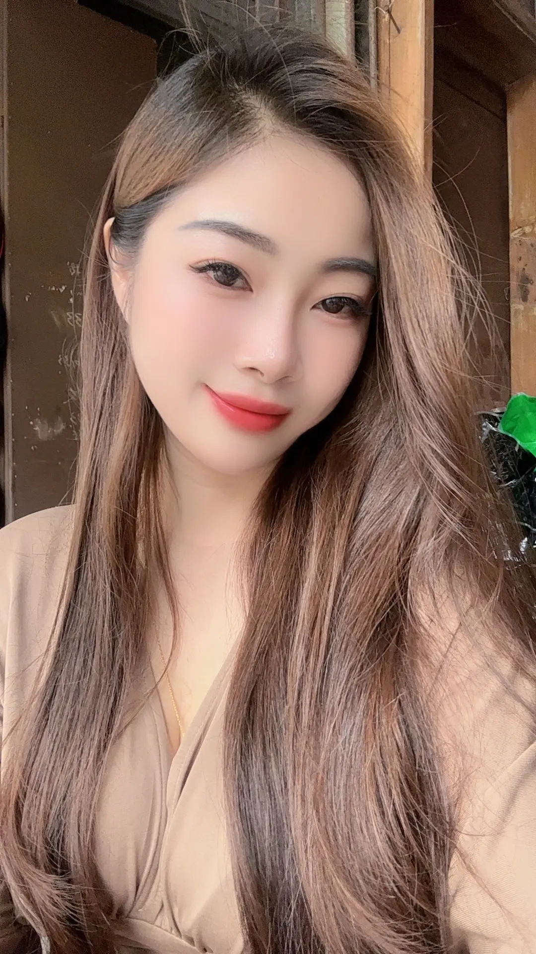 早就不抱怨了，能从暴雨里走出来的，靠的从来不是伞…