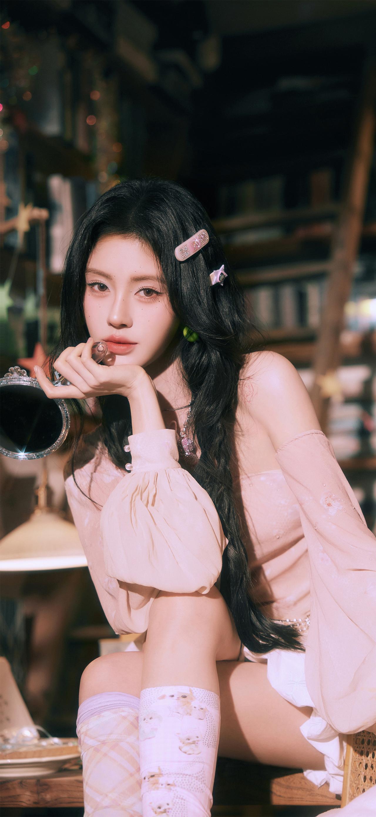 美女壁纸-第5965期-鞠婧祎