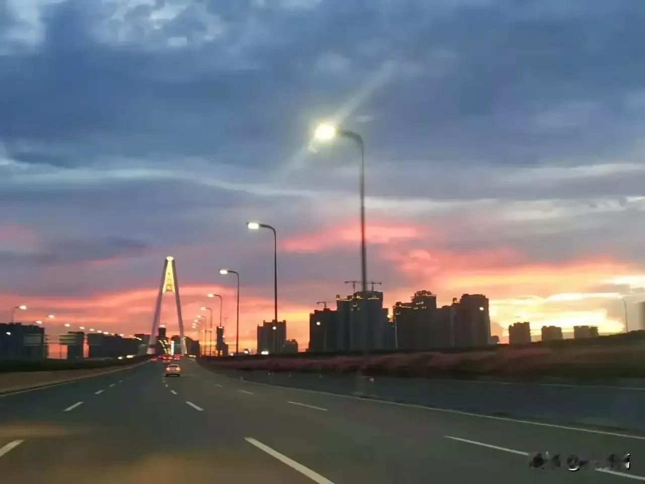 想不开时，
就想起唐•永嘉禅师的《证道歌》里的一句话，顿觉清凉自在！

从他谤，