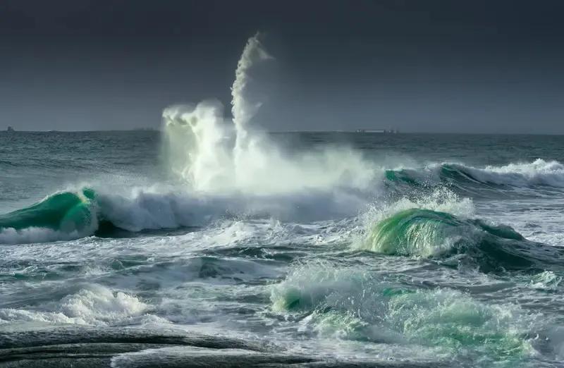 全球经济，资源产业、新技术的创新，资本的应用、技术的流通、面临重新更迭，新的金融