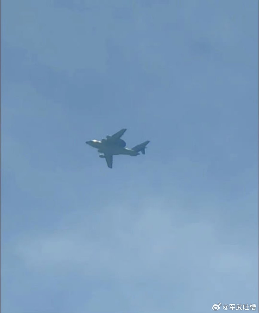 空警3000作为空警2000的后继型号，实际上雷达已经经过了至少两次迭代，因为之