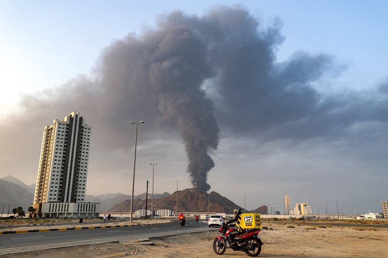 🇦🇪🔥阿联酋-富查伊拉酋长国油气区着火的其他视角画面。玻利瓦尔英雄之地伊朗