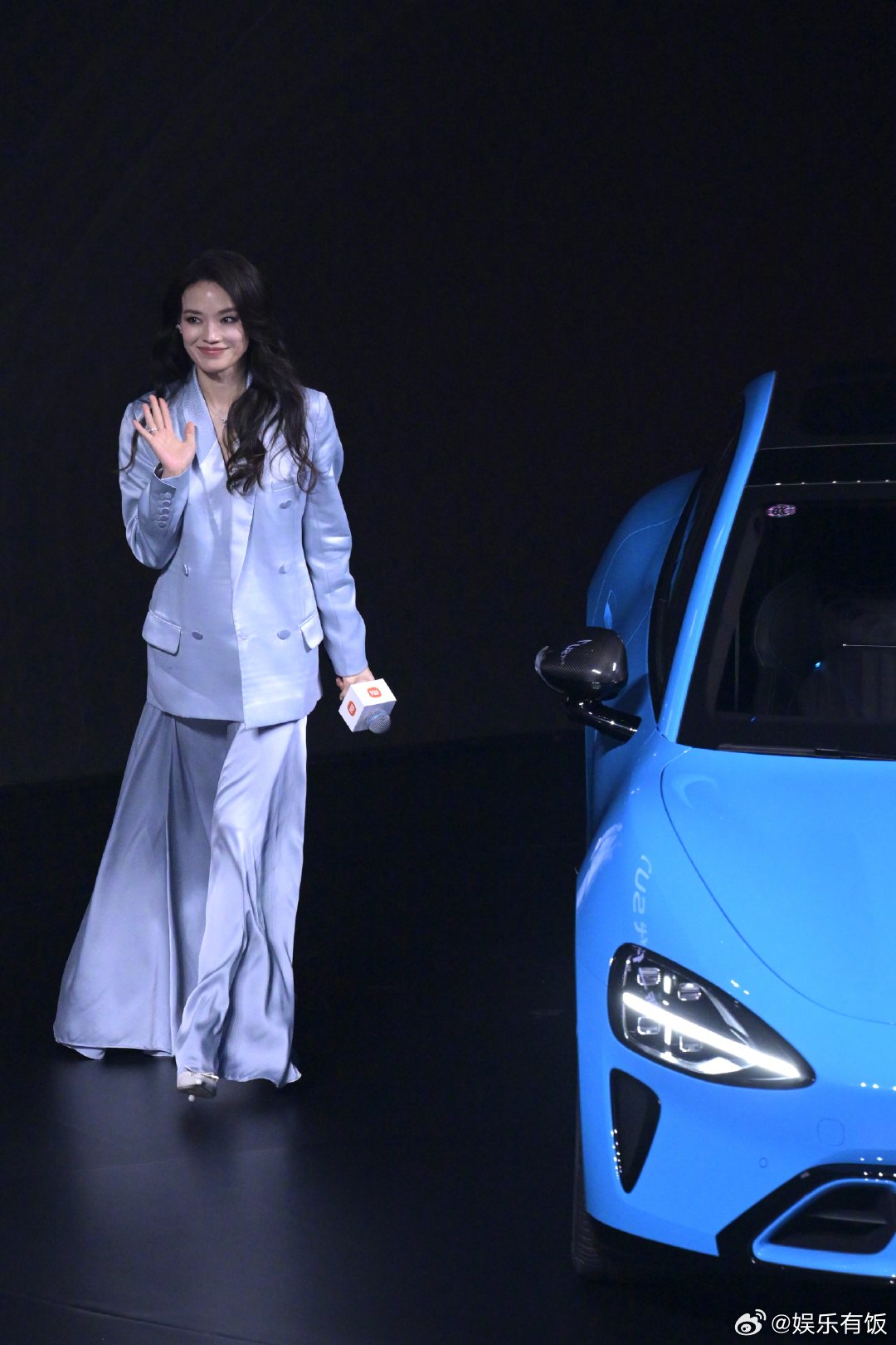 舒淇对新SU7卡布里蓝印象最深 舒淇真的太适合蓝色了，尤其是卡布里蓝这种自带通透