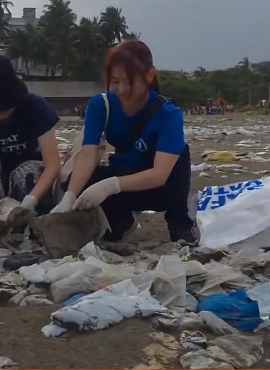 日本志愿者去印度海滩捡拾垃圾，印度说这是印度国际地位的最真实体现

有些印度人说