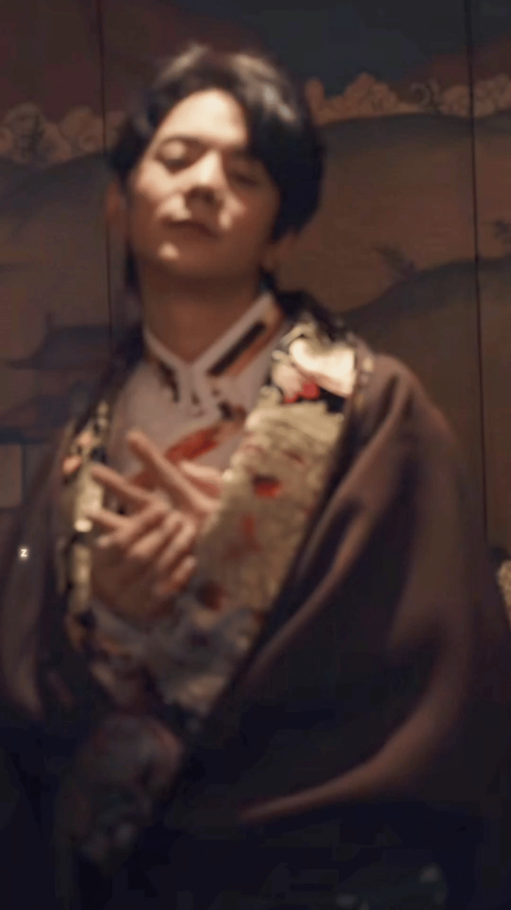 丁真真藏时光 一大早霸总老板就到位看大家有没有认真干活好的好的