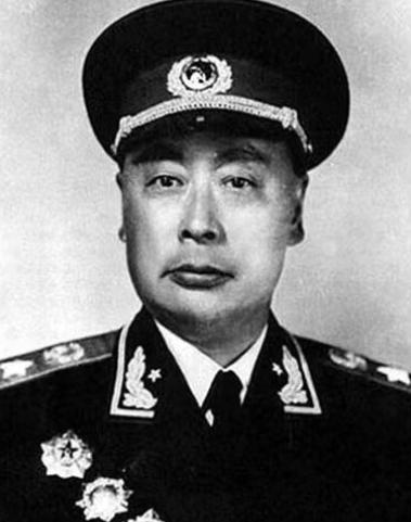 1937年，国共合作后，陈毅上山劝游击队接受改编，却被绑了起来，省委书记谭余保还