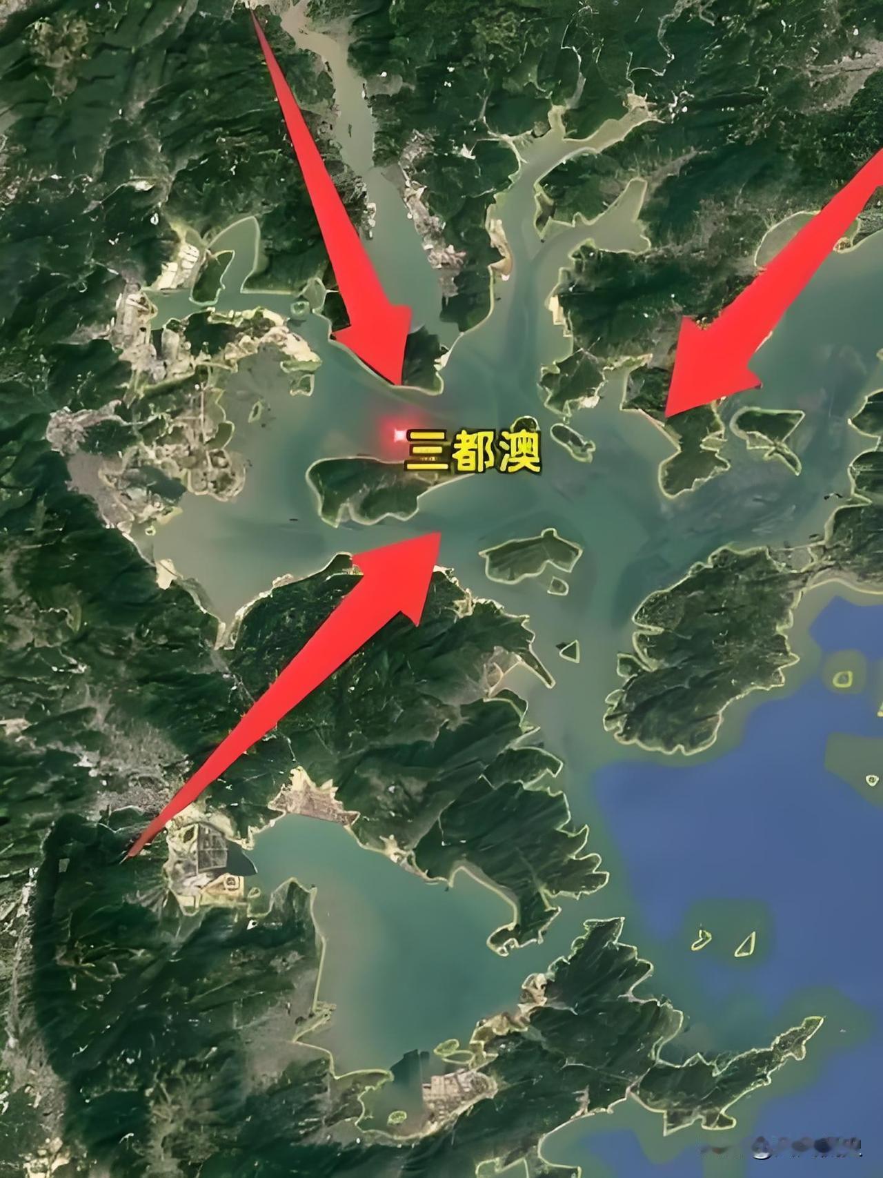 中国藏着个能停数十艘航母的深水港，孙中山百年前就盯上，美军看了都眼红。
你敢信吗