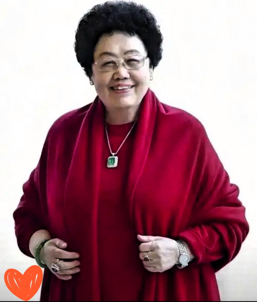 千亿身价的陈丽华走了，85岁，还是没扛过病魔。

很多人的第一反应是，原来首富也