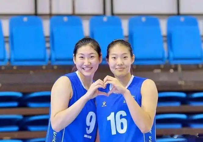 主攻搭配,谁做李盈莹的对角?女排联赛A级常规赛末轮，上海3-1山东，本场由于比赛