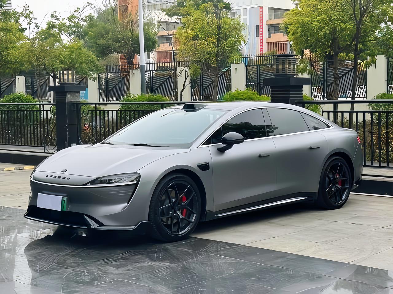 😄 这台智界S7表显10.6kWh/100km，放在高速+环城这种场景里，已经