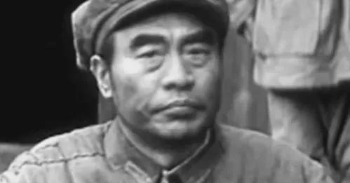 1934年1月初，虽然朱德在名义上仍担任中革军委主席，周恩来、王稼祥为副主席，但
