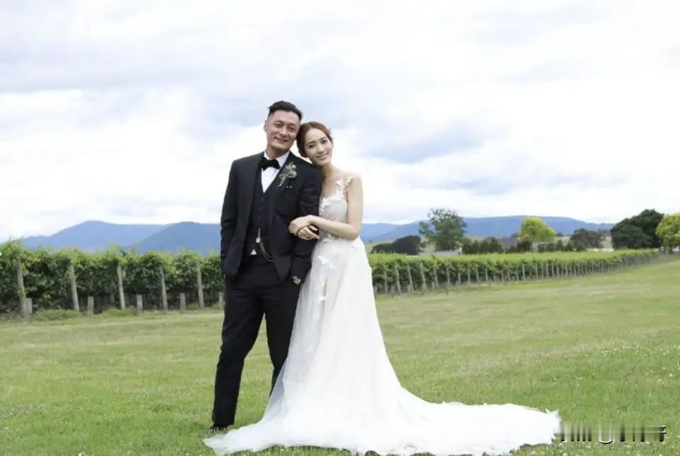 继姚晨后，又一对明星官宣离婚，九年婚姻体面落幕 