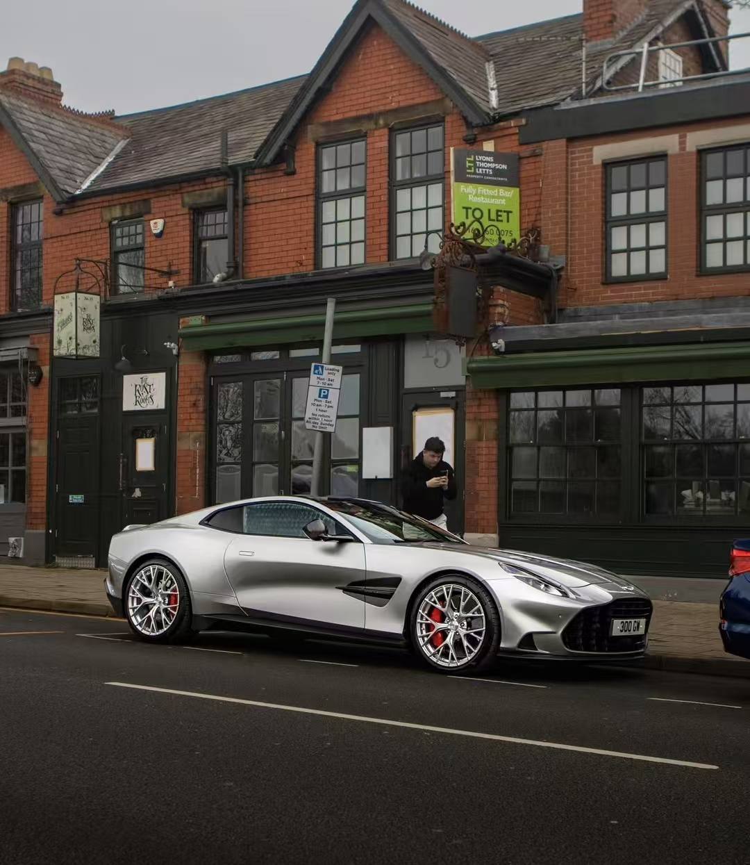Aston Martin Vanquish 阿斯顿马丁vanquish  阿斯顿