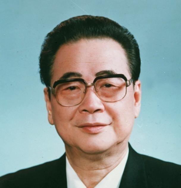 [微风]1981年，电力部一些老同志联名向中央反映，对李鹏出任部长表示担忧。他们