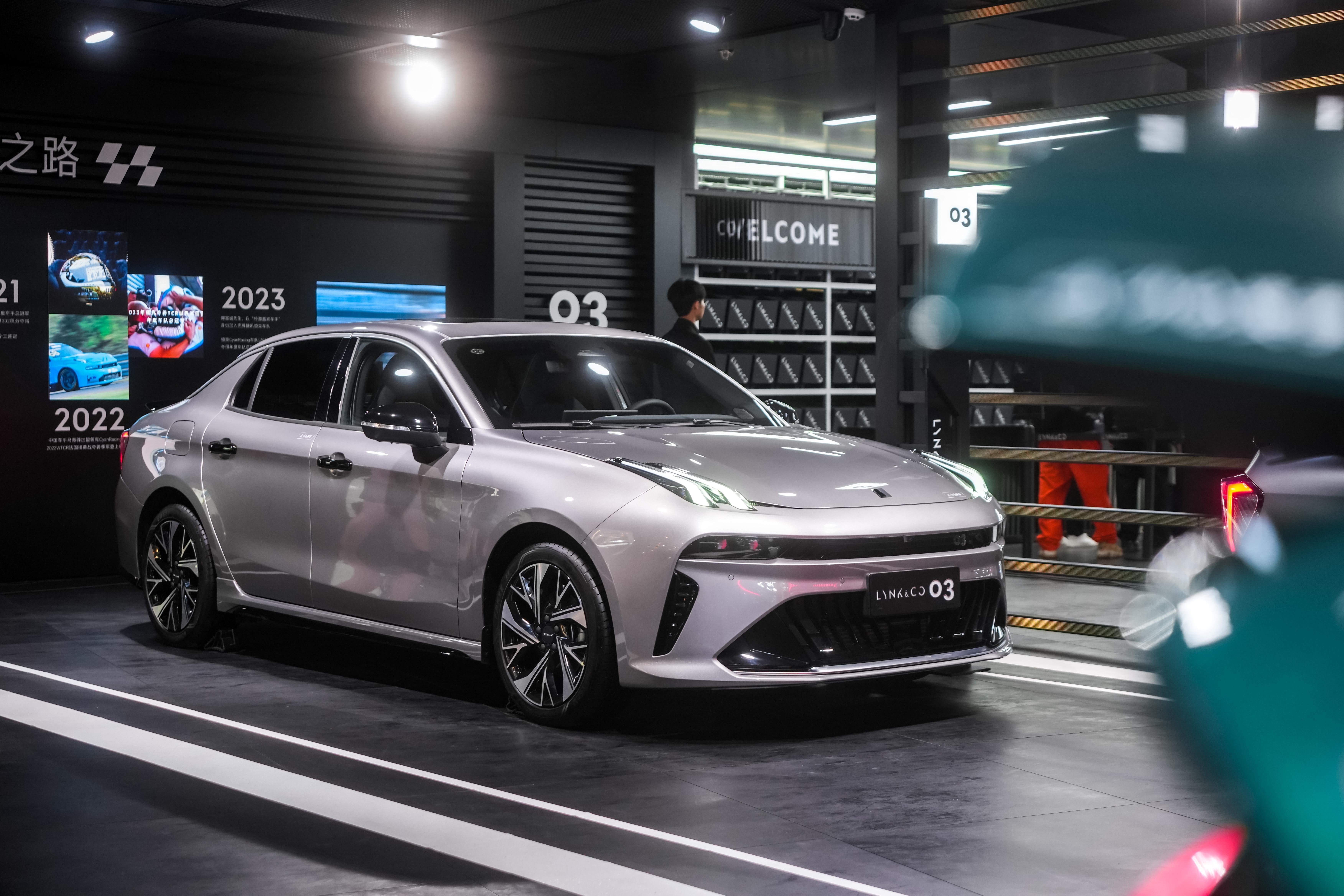 一年一度的广州车展开始了。今年在领克展台，我重点看了有着中国第一性能家族之称的领