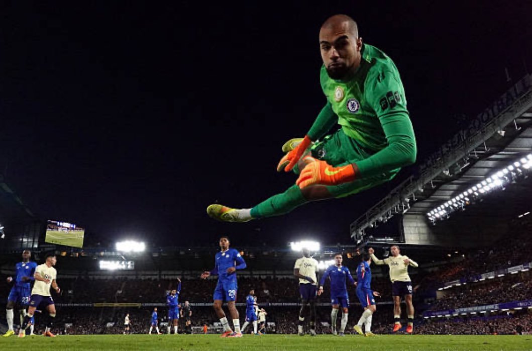 一个优秀的守门员必须有良好的滞空能力.切尔西