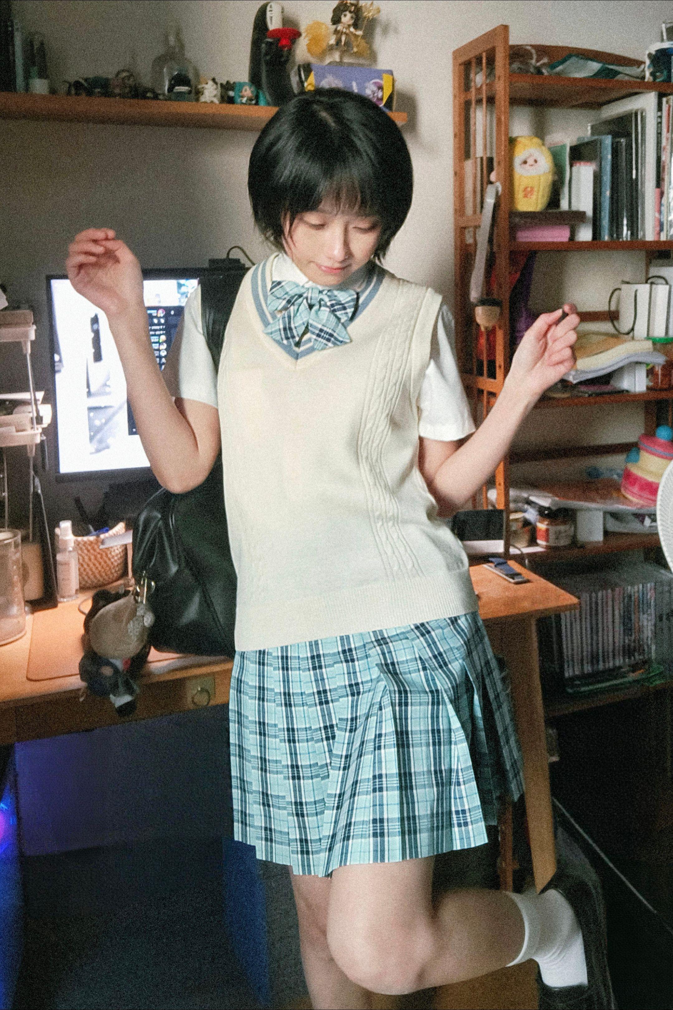 9℃上天台穿短袖拍裙子，还得是我👍🏻。