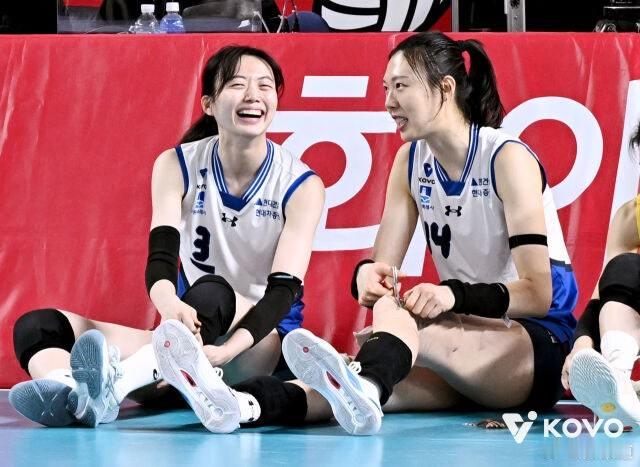 国际排坛动态韩国女排金多仁在17 日下午与现代建设续约签完合同后，便在 18、1