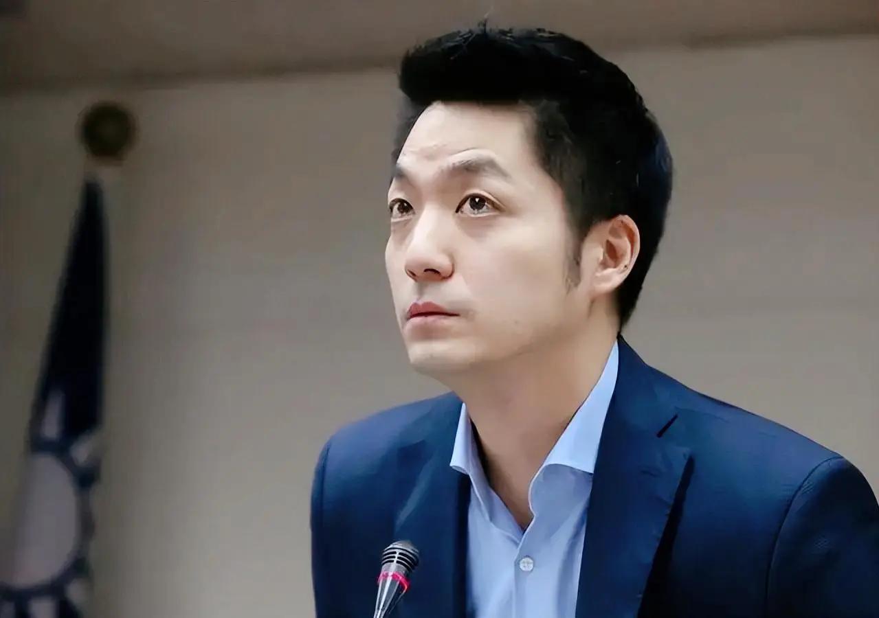 台北市长蒋万安最近撂了句狠话！他表示，如果大陆军机继续在台海绕飞演习，他就要停掉