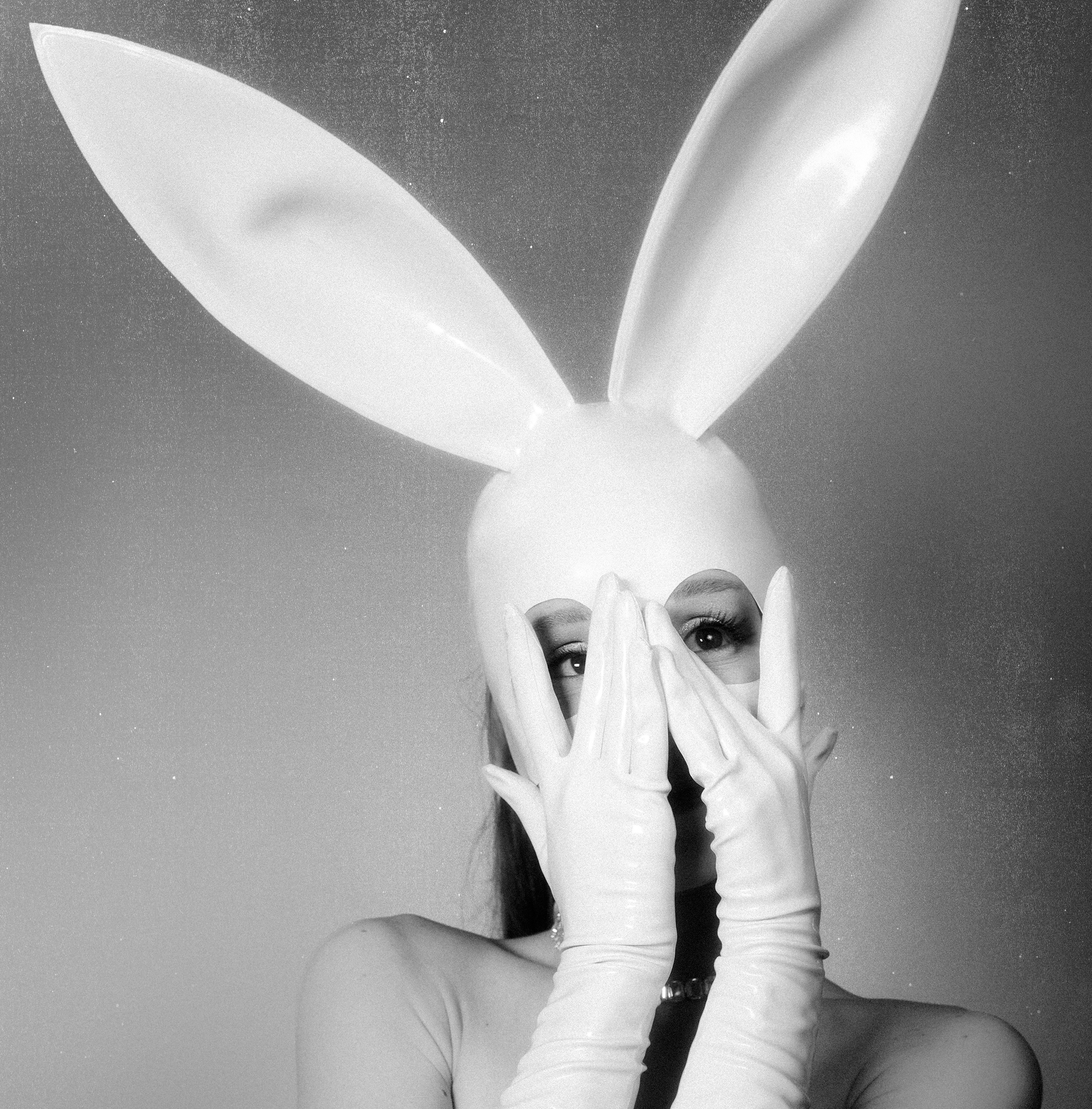 Ariana Grande 第三张录音室专辑『Dangerous Woman』十
