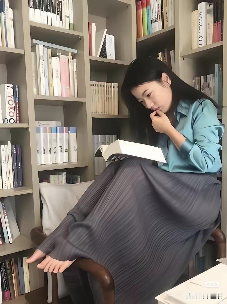 蒋方舟这路数，越扒越让人脊背发凉。
有据可查的记录摆在眼前，她当年参与日本外务省