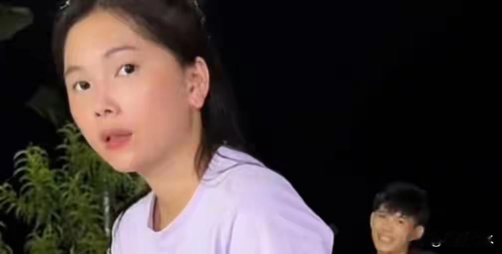 和好没两天又闹僵，小潘这边分分合合来回折腾，越看越疲惫
 
摸鱼刷到新更新的视频