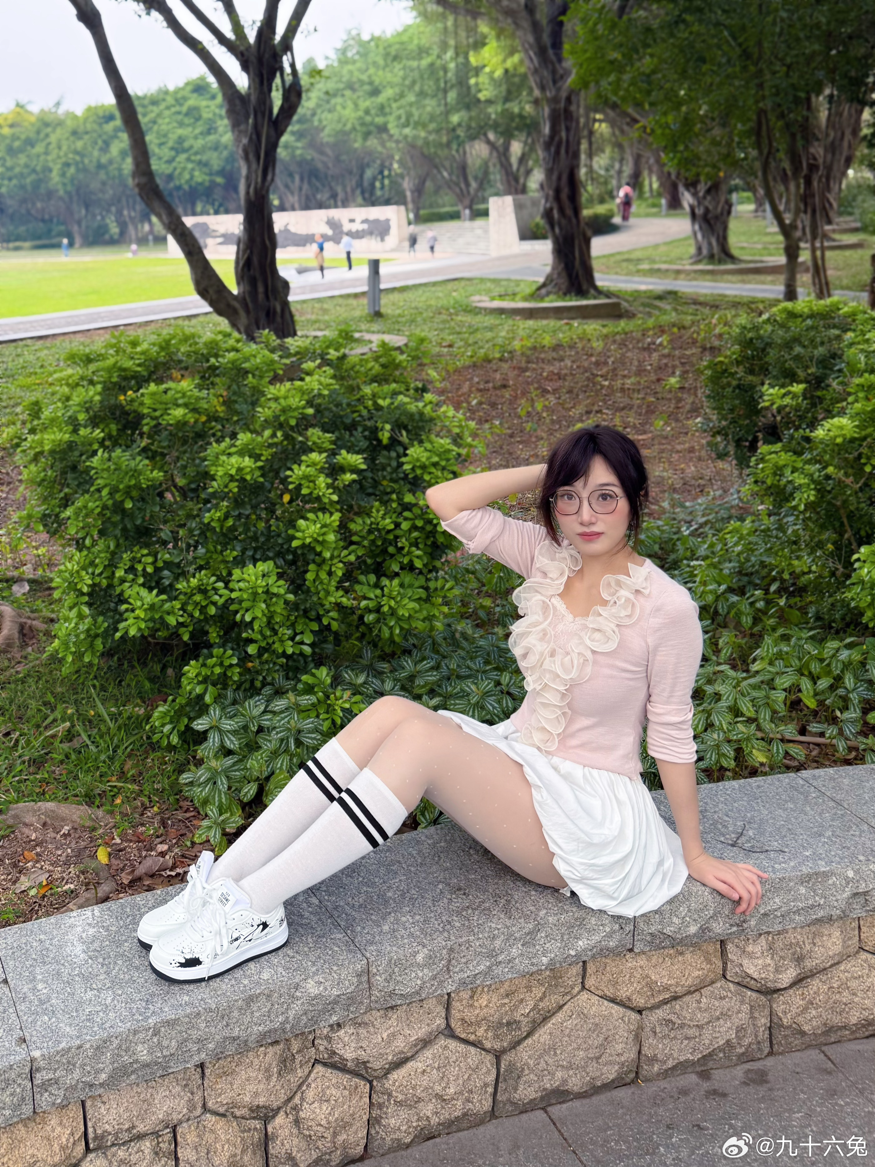 这是第一套拍的妆还没花哪一张啊 